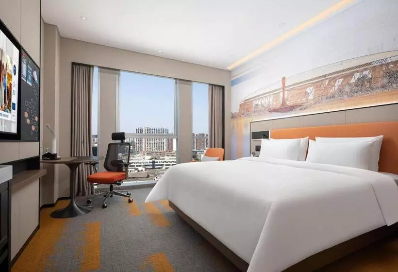 هتل Hilton By Hampton Chengdu North Railway Station