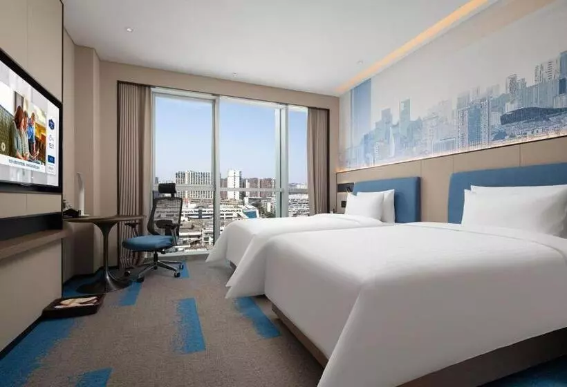 هتل Hilton By Hampton Chengdu North Railway Station