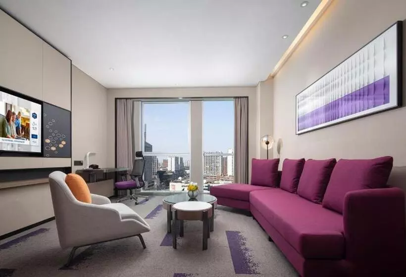 هتل Hilton By Hampton Chengdu North Railway Station