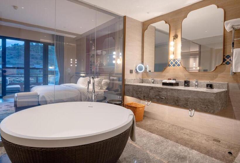 Hotel Indigo Lugu Lake, An Ihg