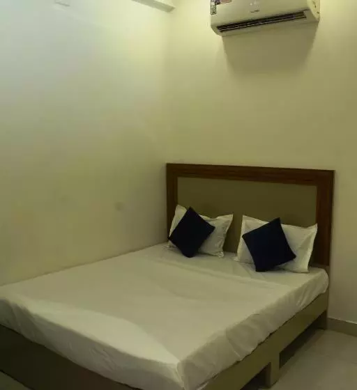 ホテル J K And Restaurant