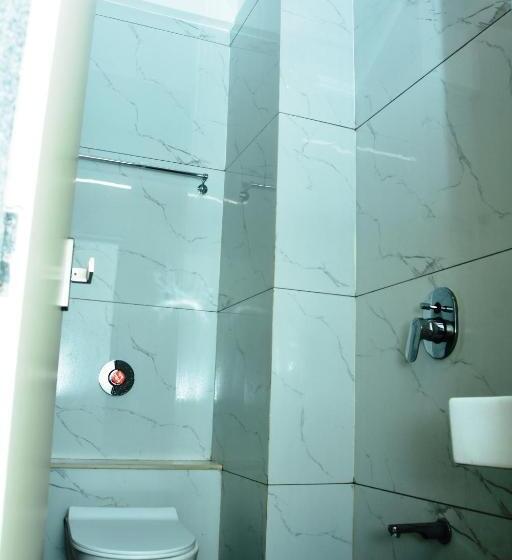 فندق J K And Restaurant