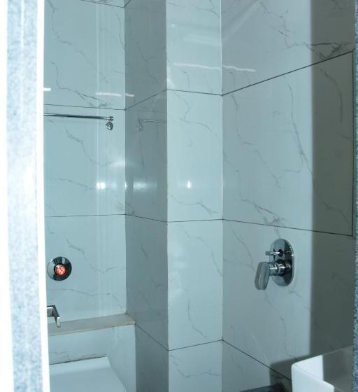 فندق J K And Restaurant