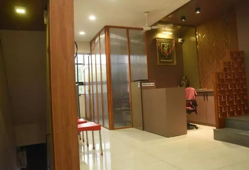 ホテル J K And Restaurant