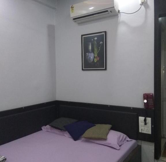 فندق J K And Restaurant