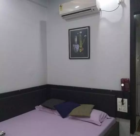 ホテル J K And Restaurant