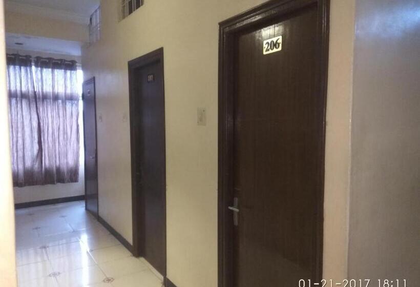 فندق J K And Restaurant