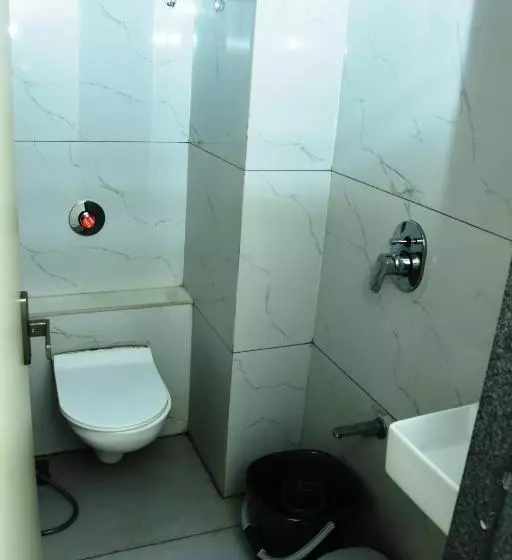 ホテル J K And Restaurant