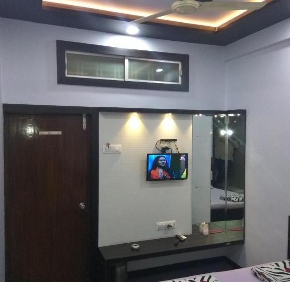 فندق J K And Restaurant