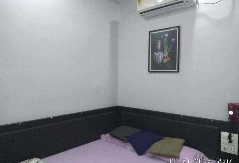 فندق J K And Restaurant