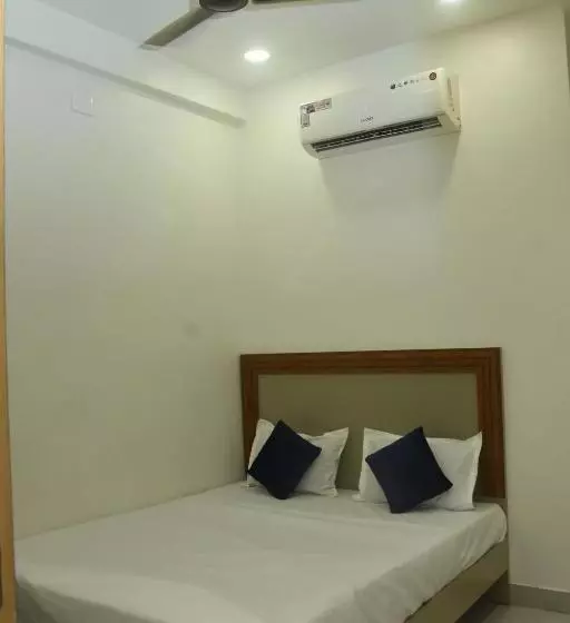 ホテル J K And Restaurant