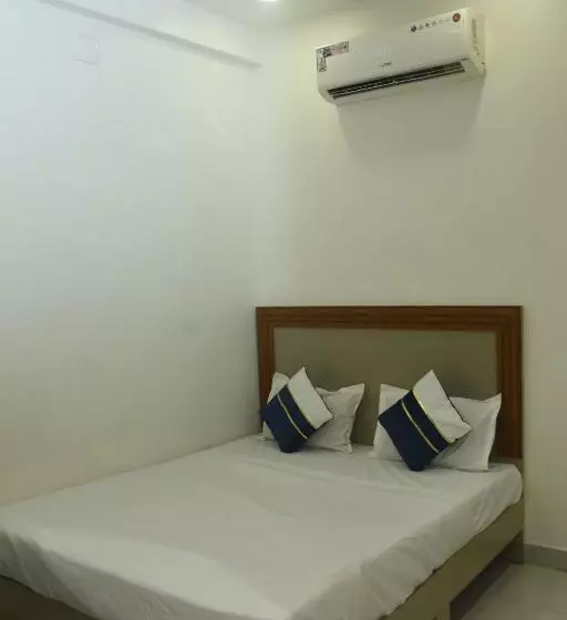 ホテル J K And Restaurant