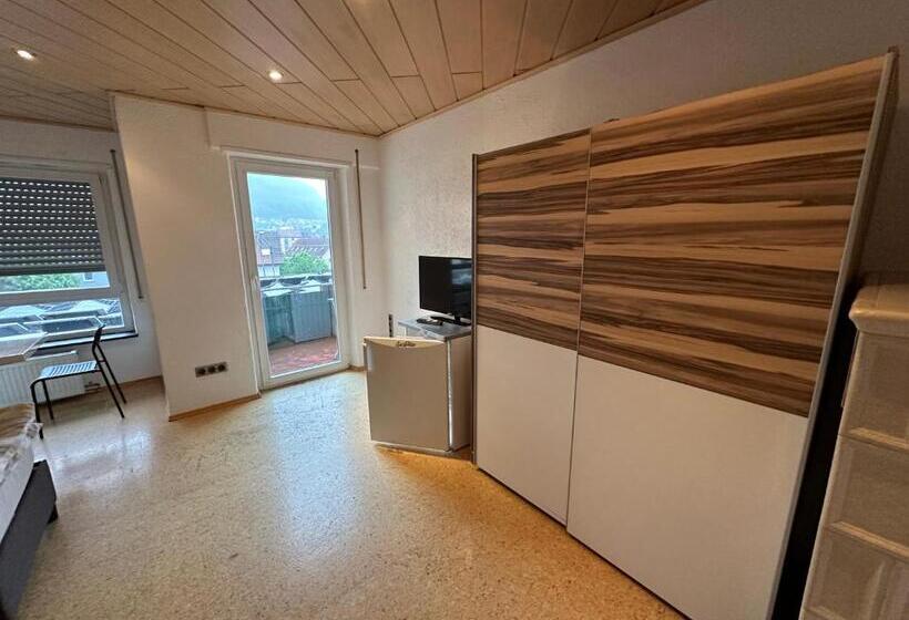 호텔 Monteuren Und Studentenwohnungen Bettvermietung