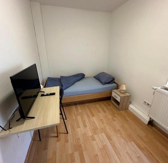 호텔 Monteuren Und Studentenwohnungen Bettvermietung