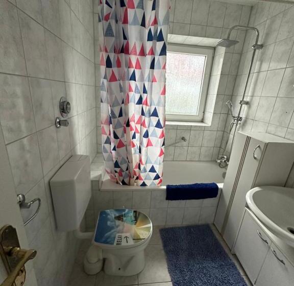 호텔 Monteuren Und Studentenwohnungen Bettvermietung