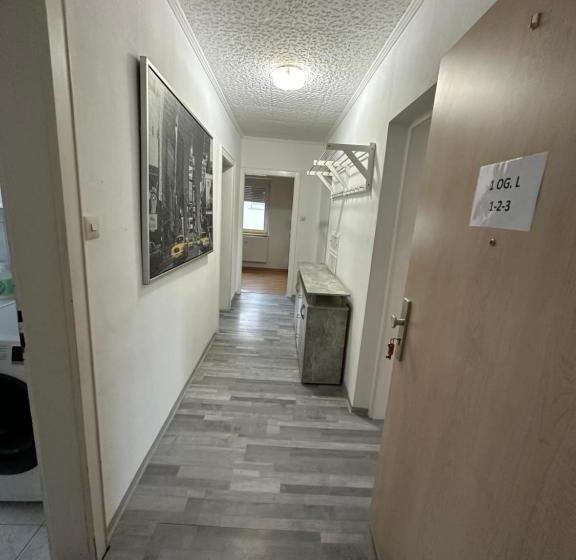 호텔 Monteuren Und Studentenwohnungen Bettvermietung