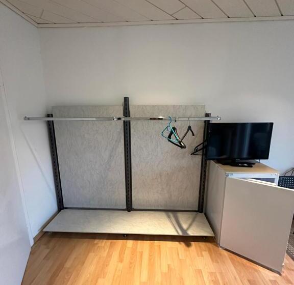 호텔 Monteuren Und Studentenwohnungen Bettvermietung