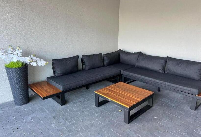 هتل Seaside Apartments 4