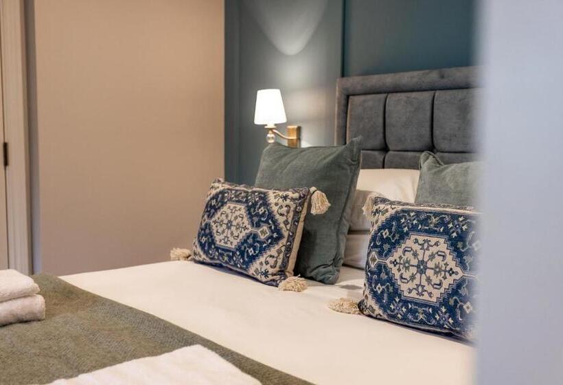 בית מלון כפרי The Town Crier, Tenby