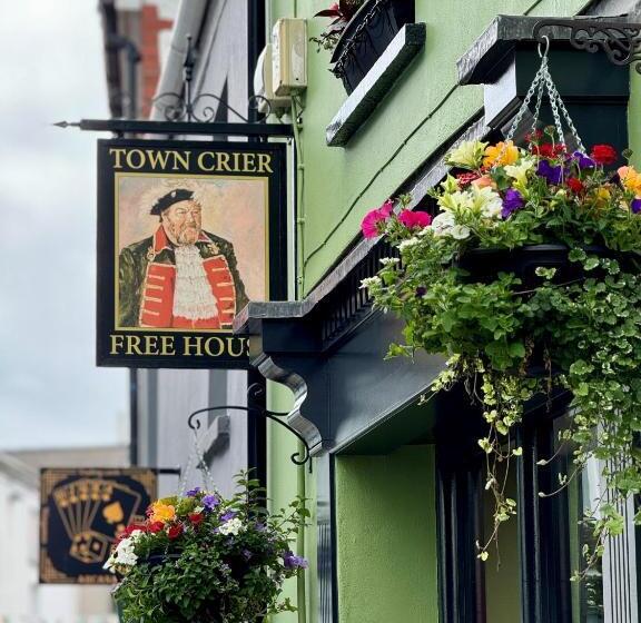 בית מלון כפרי The Town Crier, Tenby