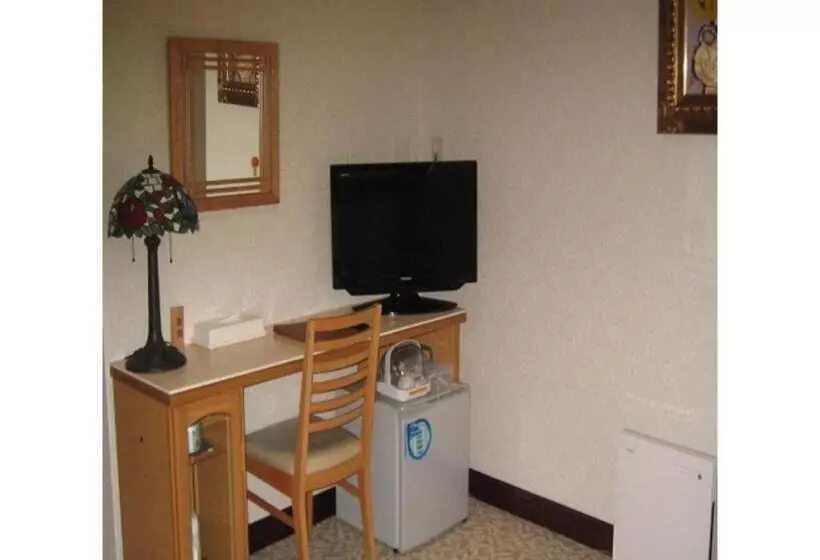Nishikawaguchi Station Hotel   Vacation Stay 98567v