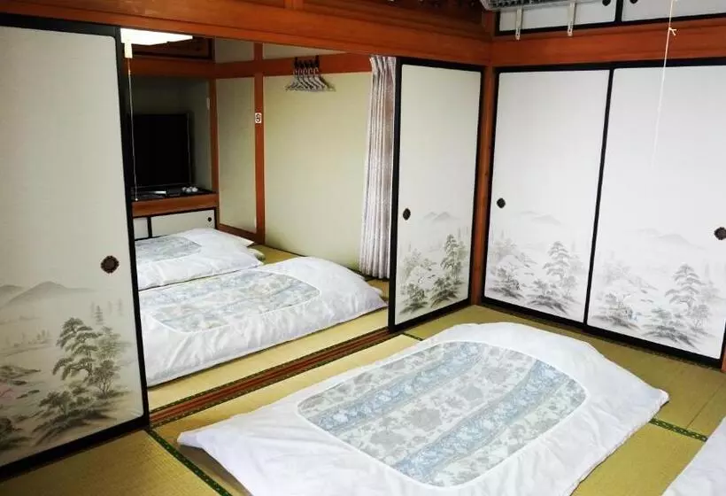 ペンション 富士山を眺められる宿 ゲストハウス花水木