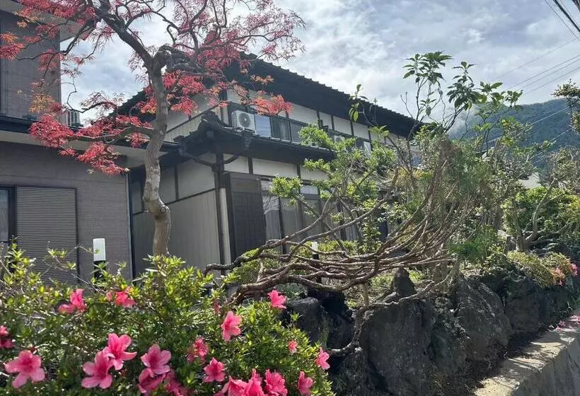 ペンション 富士山を眺められる宿 ゲストハウス花水木