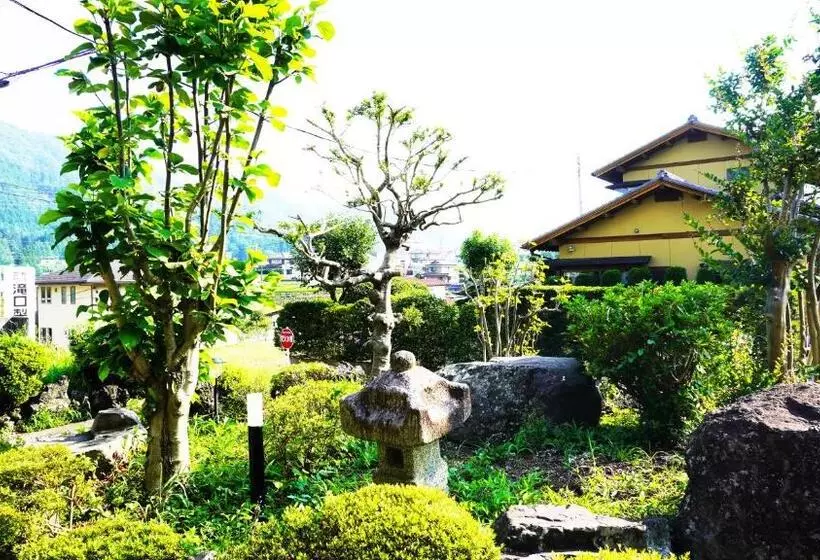 ペンション 富士山を眺められる宿 ゲストハウス花水木