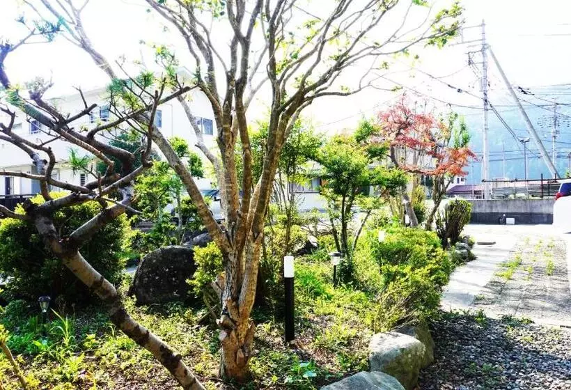 ペンション 富士山を眺められる宿 ゲストハウス花水木