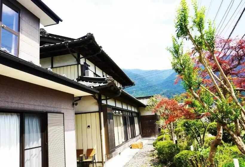 ペンション 富士山を眺められる宿 ゲストハウス花水木