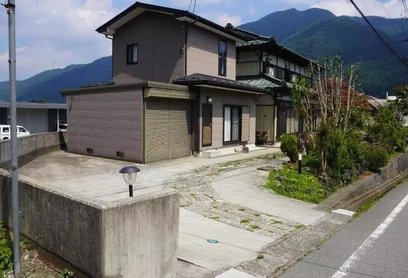 ペンション 富士山を眺められる宿 ゲストハウス花水木
