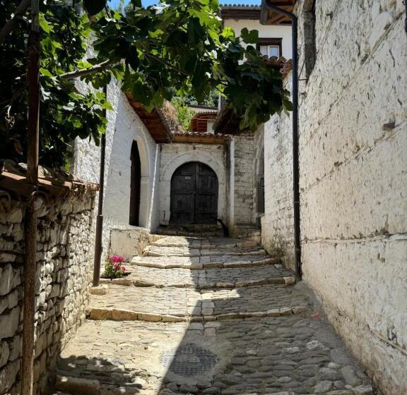 پانسیون Meroli Guesthouse