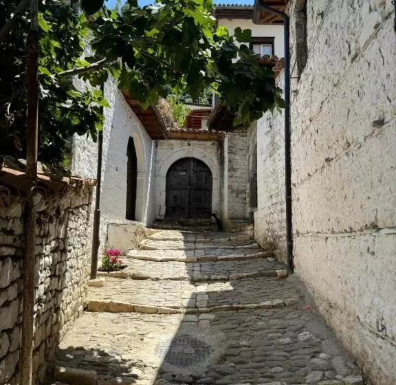 پانسیون Meroli Guesthouse