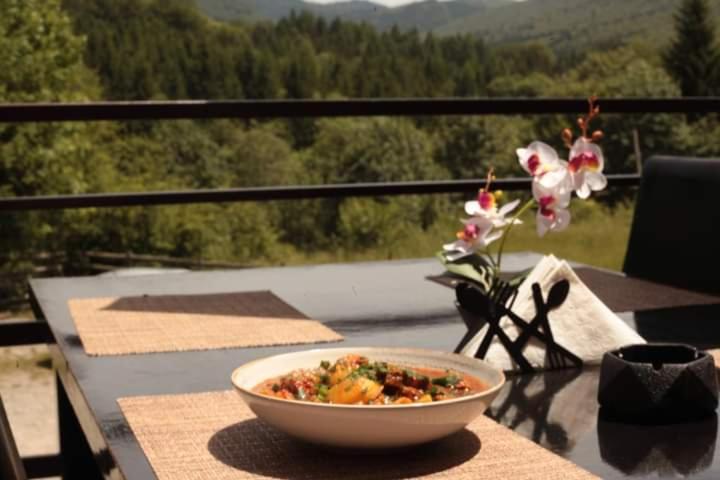 Pensiunea La Taverna