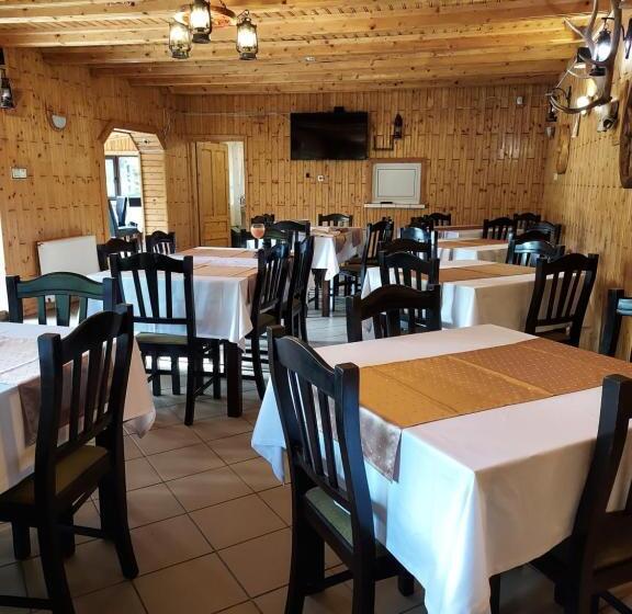 Pensiunea La Taverna