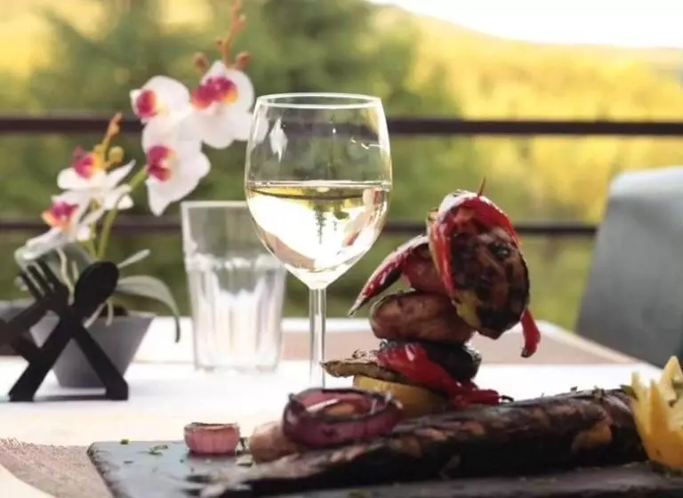 Pensiunea La Taverna