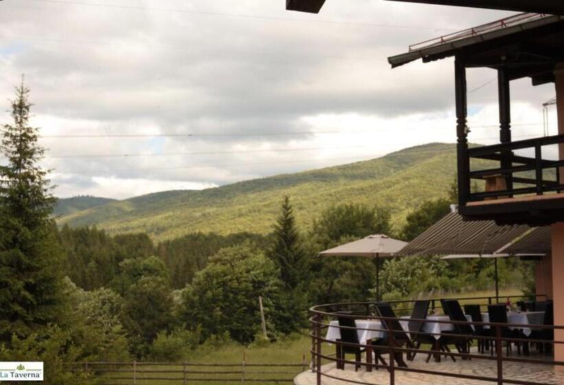 Pensiunea La Taverna