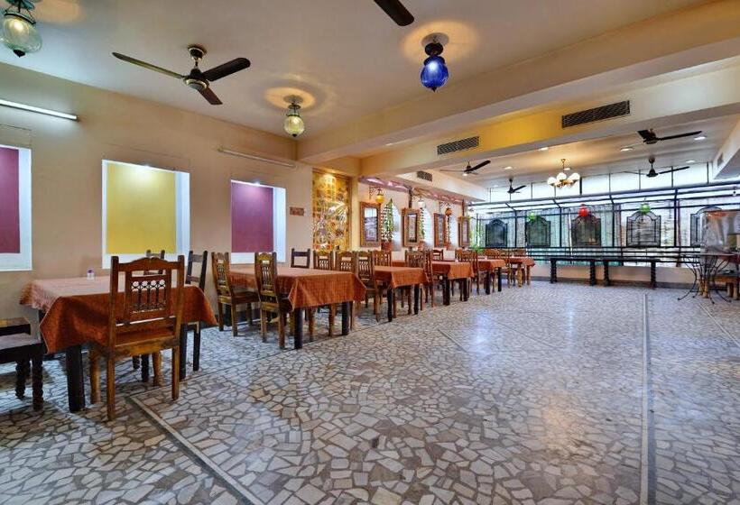 Hotel Super Collection O Rai Ka Bagh Near Railway Station Formerly Pioneer Plaza