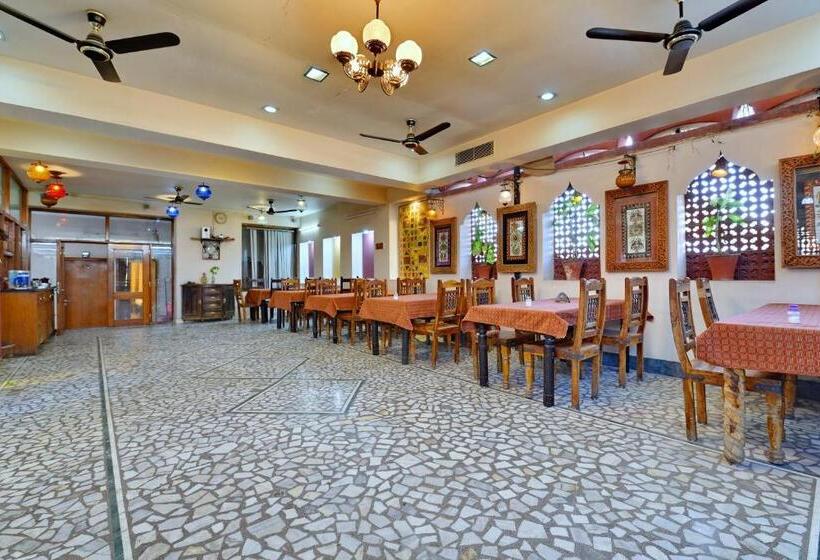 Hotel Super Collection O Rai Ka Bagh Near Railway Station Formerly Pioneer Plaza
