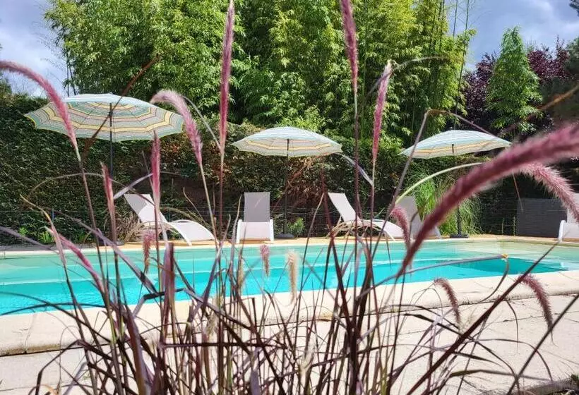 Aamiaismajoitus (B&B) La Cale De La Clauderie