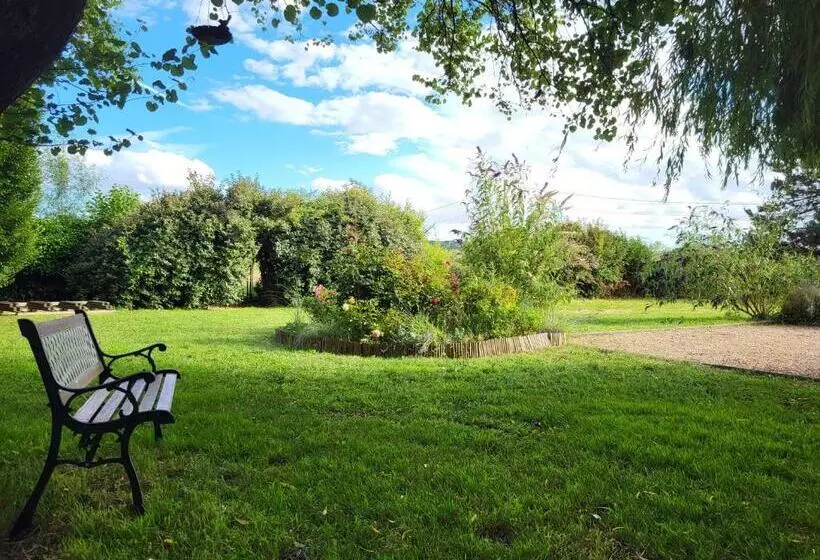 Aamiaismajoitus (B&B) La Cale De La Clauderie