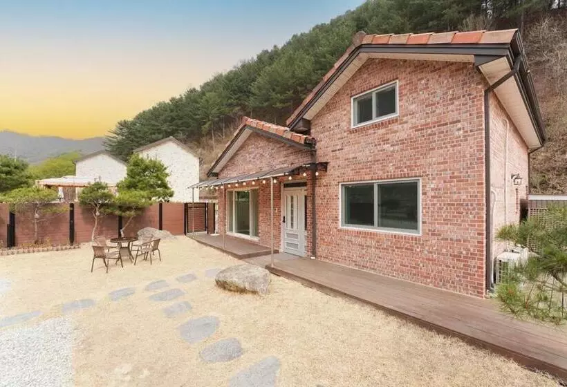 Chuncheon Soopsog Jageun Jib Pension