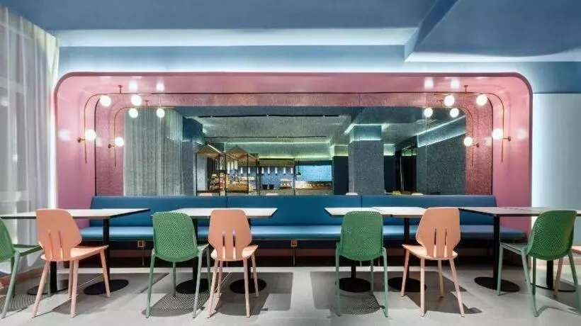 Hanting Hotel Taiyuan South Middle Ring High Speed Railway Station