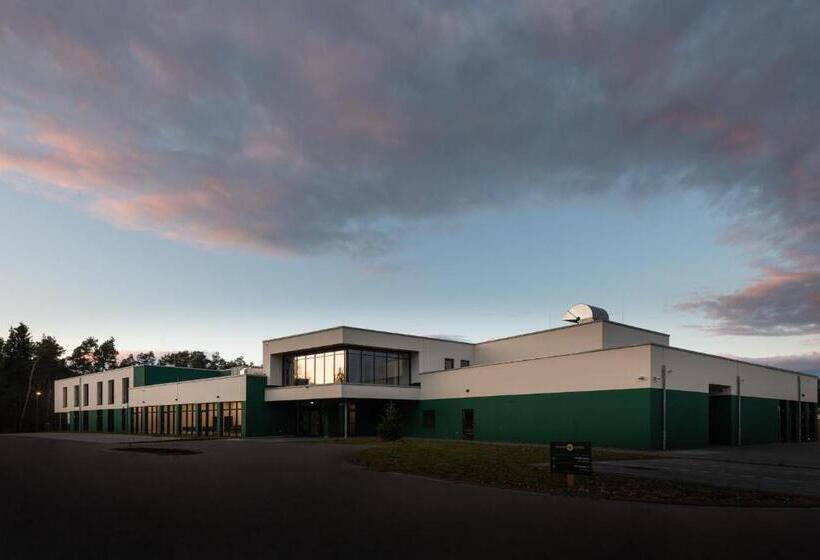 בית מלון כפרי Target World Hunter S Lodge