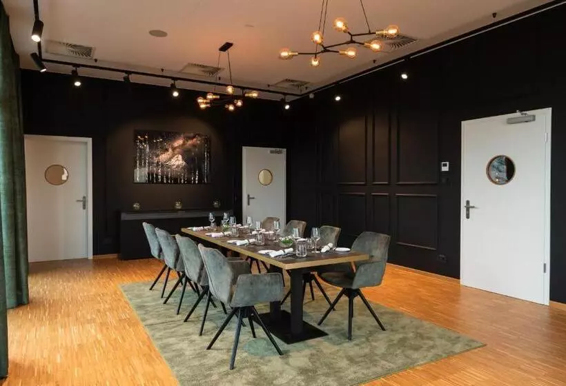 Hotelli Target World Hunter S Lodge