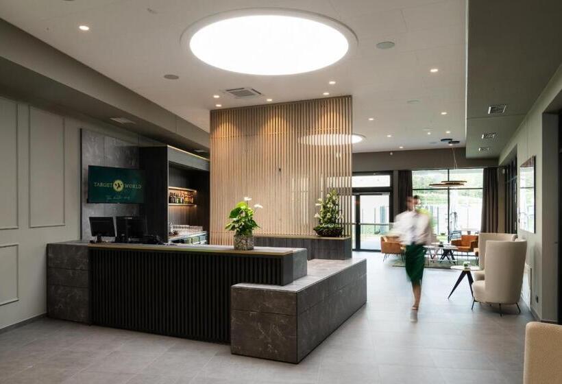 בית מלון כפרי Target World Hunter S Lodge