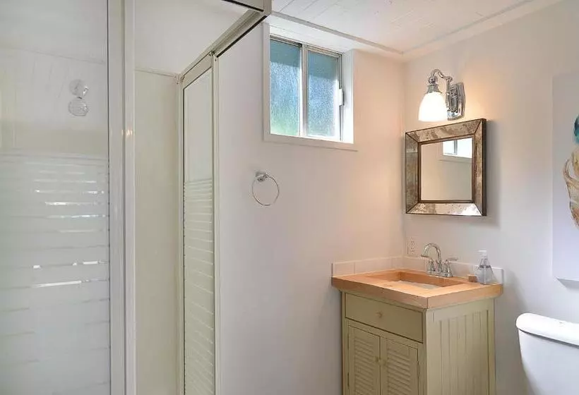 Motelli John Henry S Marina And Resort