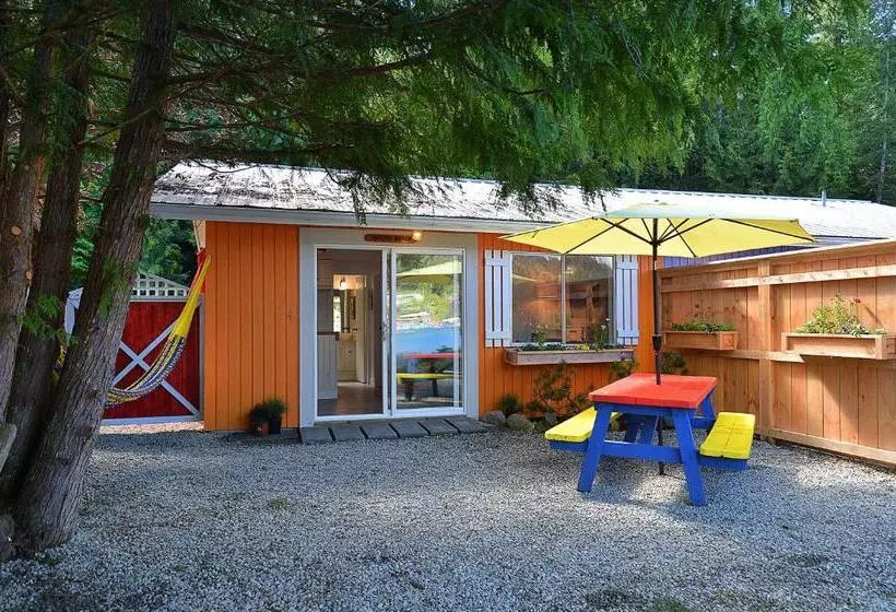 Motelli John Henry S Marina And Resort