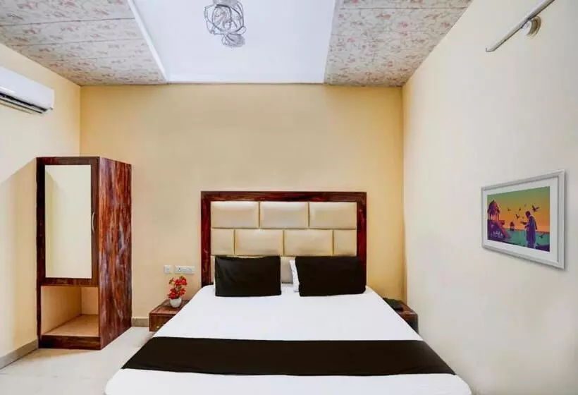 Oyo 82482 Hotel Welcome