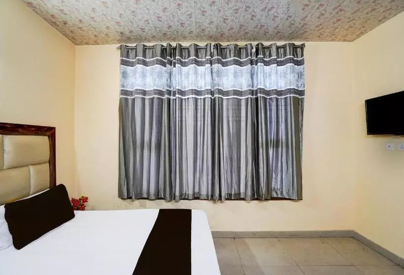 Oyo 82482 Hotel Welcome